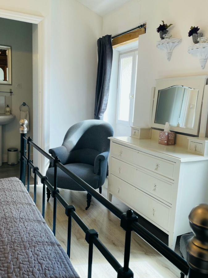 Maison Hirondelles Gites Mezieres-sur-Issoire Екстер'єр фото
