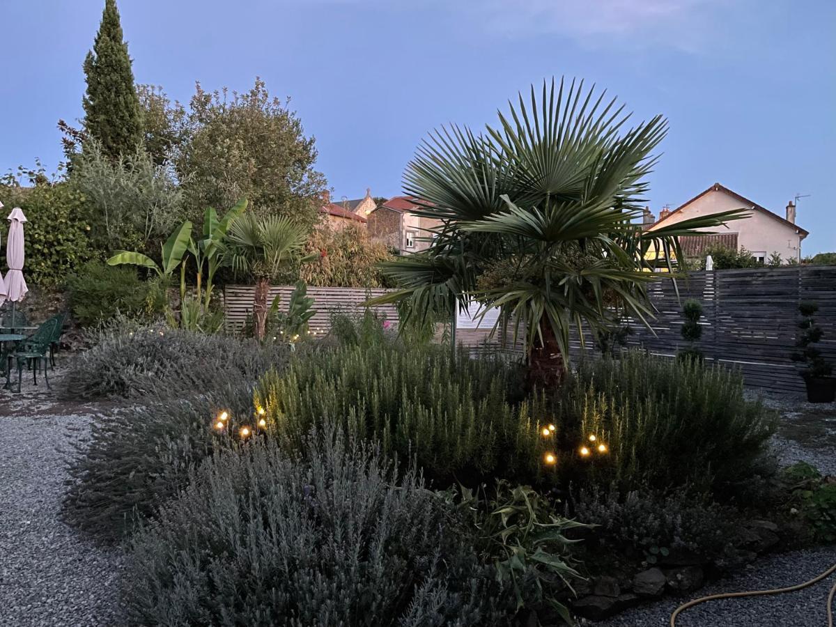 Maison Hirondelles Gites Mezieres-sur-Issoire Екстер'єр фото