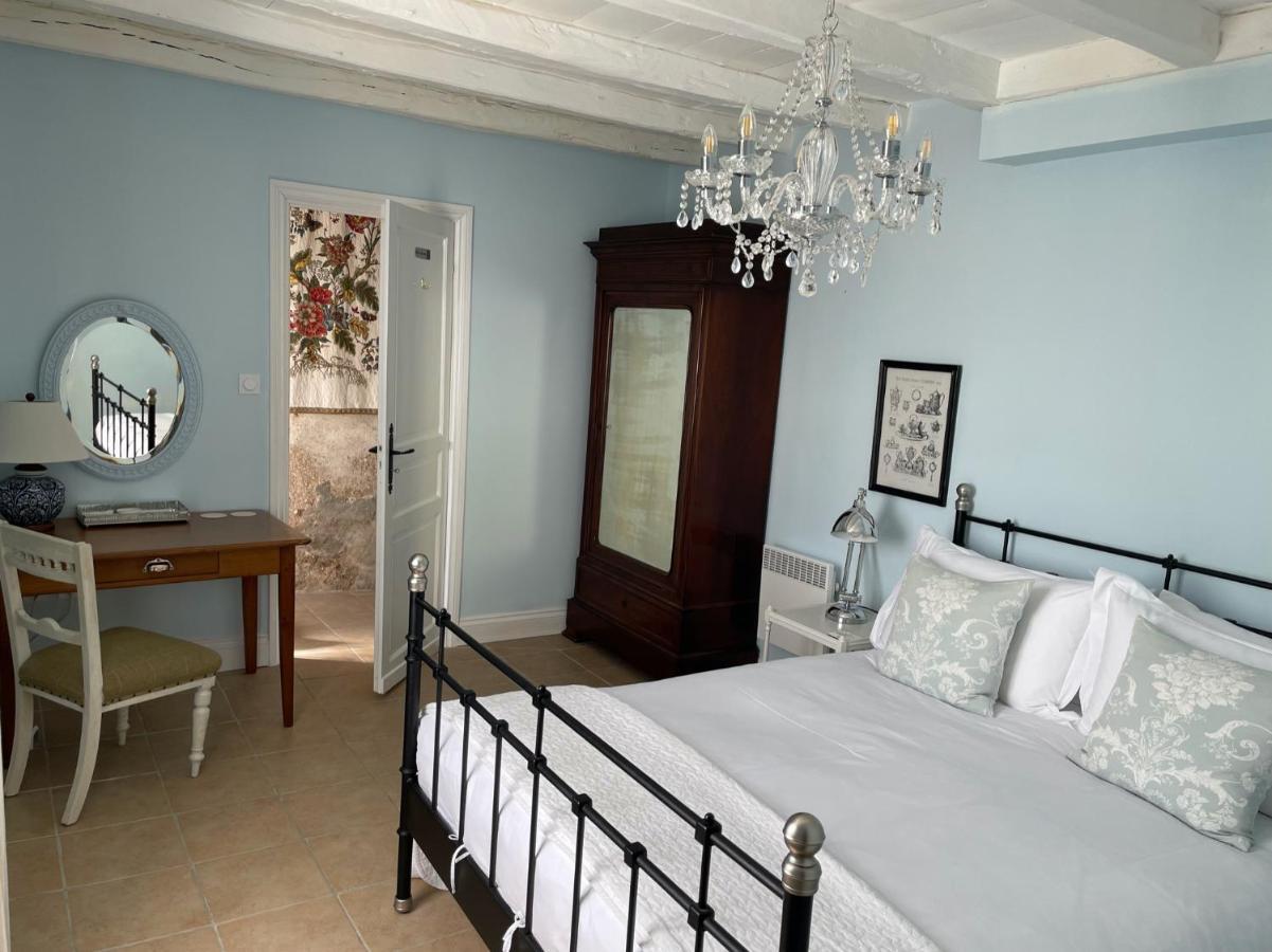 Maison Hirondelles Gites Mezieres-sur-Issoire Екстер'єр фото