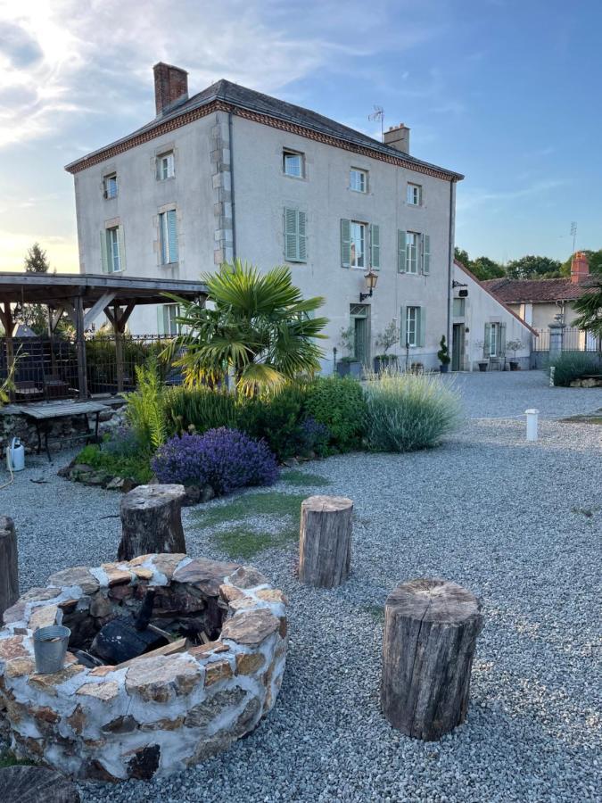 Maison Hirondelles Gites Mezieres-sur-Issoire Екстер'єр фото