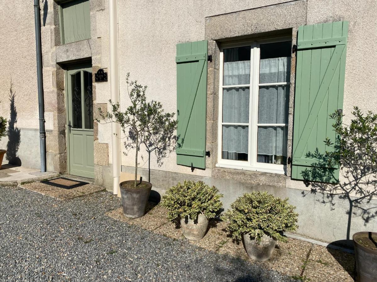 Maison Hirondelles Gites Mezieres-sur-Issoire Екстер'єр фото